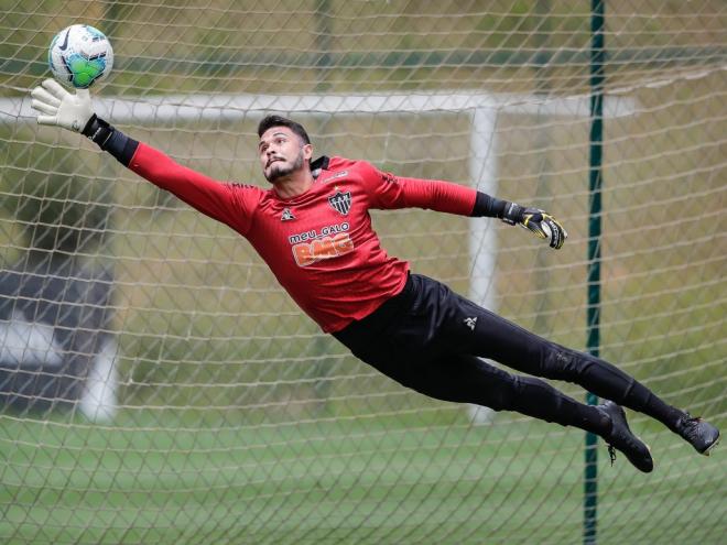Com Everson e Victor com covid-19, Rafael será o titular do Atlético mais uma vez