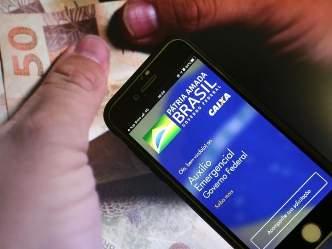 Crédito será para nascidos em março e para quem recebe Bolsa Família