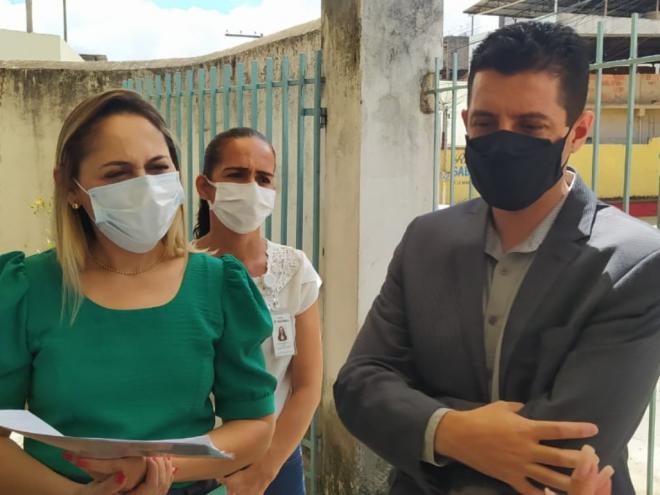 Secretária da Saúde de Ipatinga, Érica Dias, acompanhou a visita feita pelo promotor Rafael Pureza, Curador da Saúde do Ministério Público