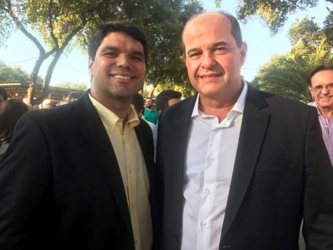 O vice-prefeito eleito, David Barroso, ao lado de André Merlo