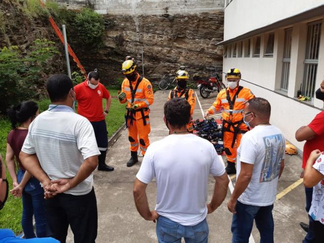O treinamento foi realizado com os servidores que trabalharão no SAMU Regional do Leste de Minas 