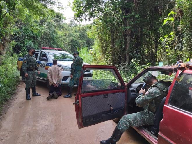 Os PMs ambientais fizeram abordagens a suspeitos em áreas rurais em busca de armas, drogas ou material de crime ambiental