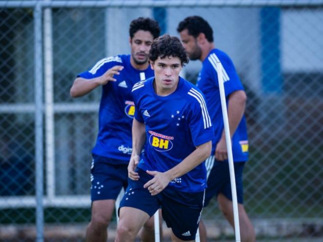 Lateral-esquerdo chegou a acordo com o Cruzeiro