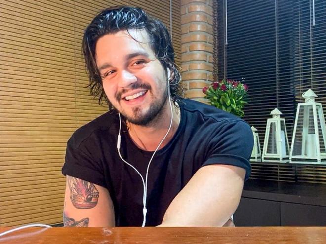 Luan Santana promete novidades aos fãs