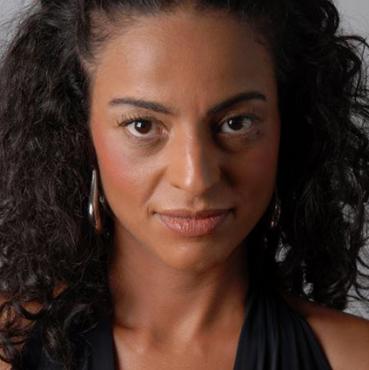 Denise Maria é atriz, artista visual, produtora e diretora