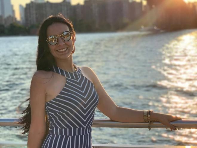 Joana Cristina Stewart mora atualmente na cidade de Fairfield, no estado da Califórnia, Estados Unidos