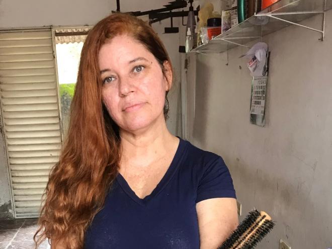 Cláudia Roberta Alves é proprietária de um salão há 20 anos 