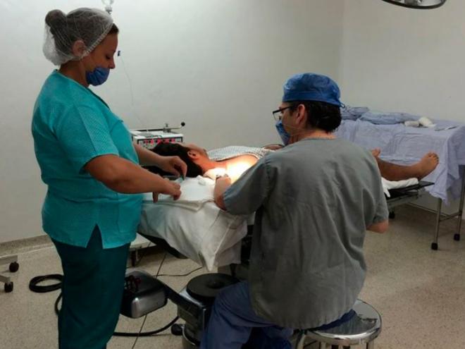 Paciente deu entrada no hospital com quadro convulsivo, mas foi tratado com deslocamento de clavícula