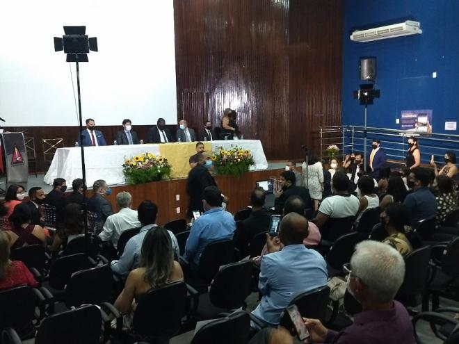 O professor Ronaldo presidiu a primeira sessão da reunião do Legislativo