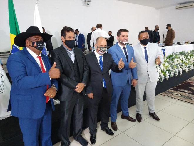 Mesa Diretora: Segundo vice-presidente Beto Cavaleiro, primeiro vice-presidente Adriano Martins, presidente Miltinho do Sacolão, primeiro secretário Zezinho do Sinttrocel e segundo secretário Reginaldo Messias