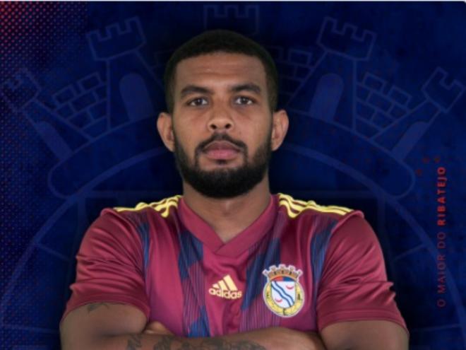 Alex Apolinário é natural de Ribeirão Preto tem 24 anos