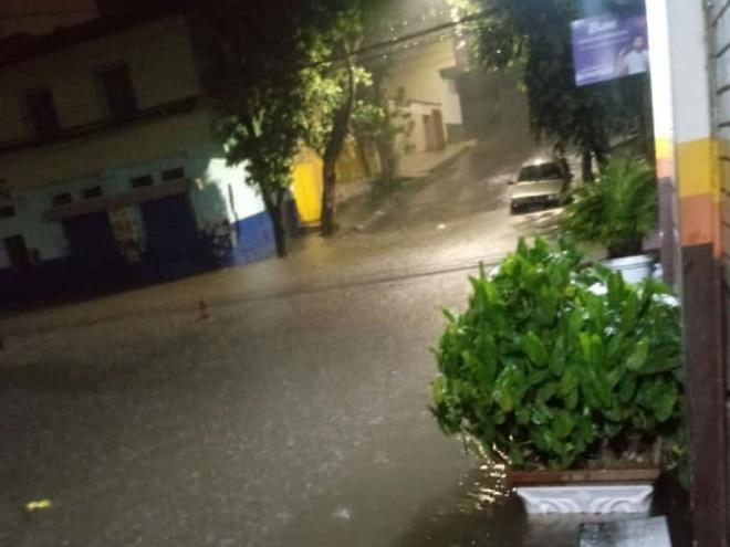 Conforme a meteorologia, a previsão é que a chuva continue nos próximos dias 