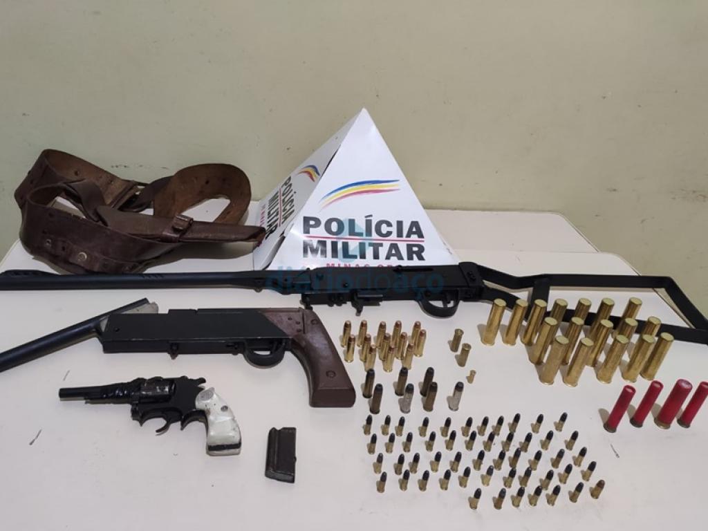 Arma, munição e moto apreendidas em Cava Grande