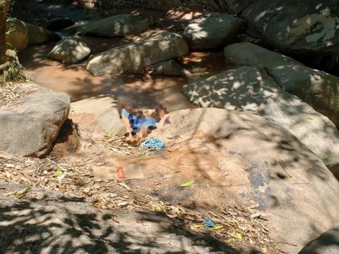Corpo de Marcelo Reis de Souza foi encontrado entre pedras na Cachoeira dos Pregos e com o tronco caído na água 