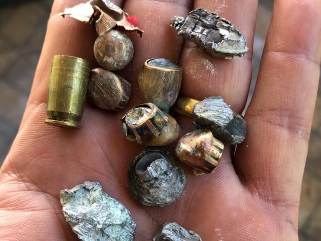 Os projéteis localizados no local do homicídio ocorrido no Periquito