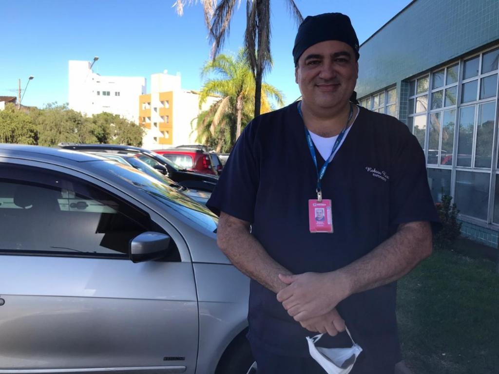 O enfermeiro foi vacinado nesta tarde, no Hospital Municipal