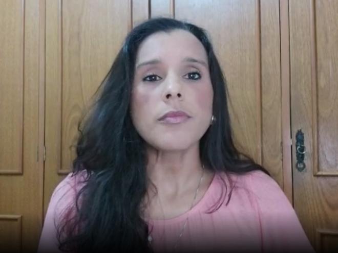 A titular da Delegacia Especializada de Atenção à Mulher (DEAM), Adeliana Xavier dos Santos, preside a investigação do caso 