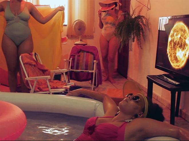 Barbara Pavione protagoniza trabalhos disponíveis ao público no YouTube