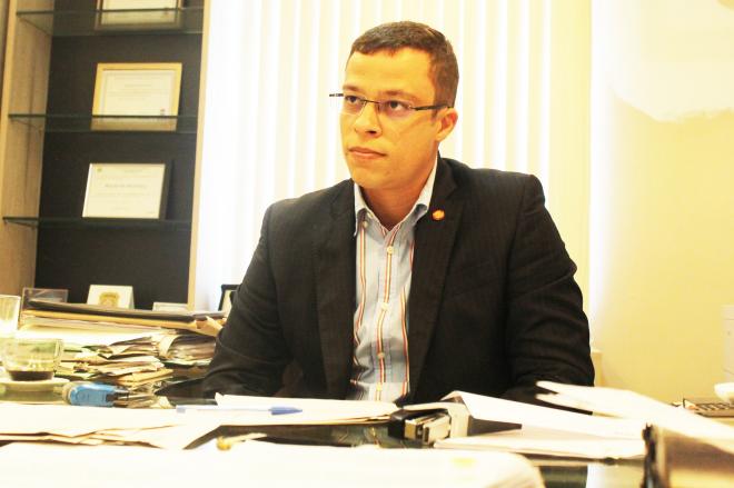 Thiago Alves informou que a entrega dos documentos não tem como ser por agendamento por falta de recurso humano 