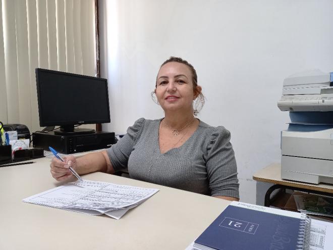 A secretária de Educação, Janice Alves, afirma que a volta presencial às aulas ainda será analisada