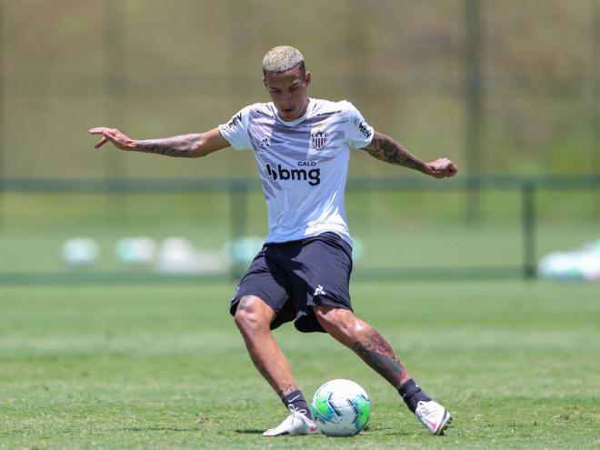Galo precisa vencer o time goiano se quiser seguir sonhando com o título