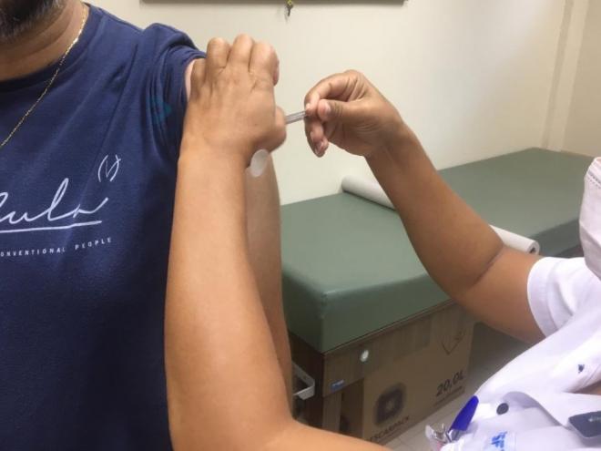 O governo estadual já enviou 737.821 doses da vacina contra covid-19 para os municípios 