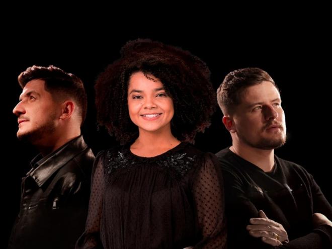 A foto da capa do single: Rayssa Carvalho entre os amigos André e Filipe