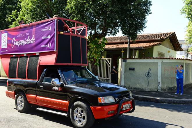 Música de qualidade levada por artistas aos bairros das cidades