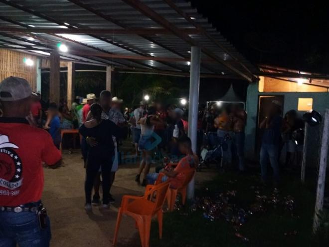 Cerca de 300 pessoas estavam participando do evento chamado 