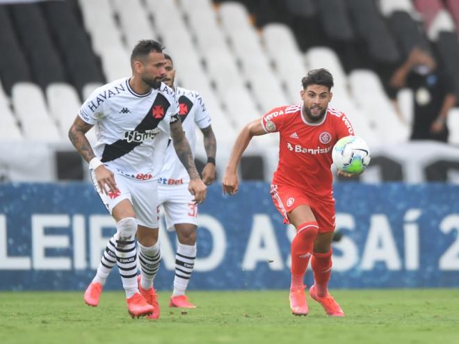Por causa do VAR descalibrado, Vasco pede que anulação do jogo 