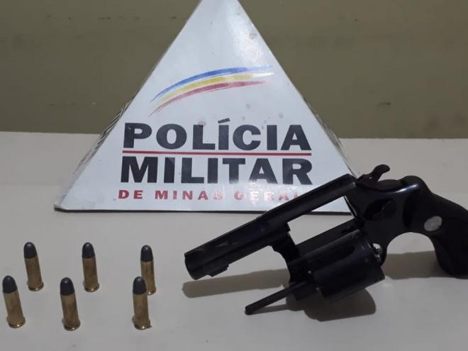 Jovem alegou que armou-se porque ''está em guerra'' na cidade 