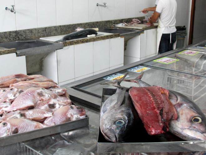 Na hora da compra, os consumidores devem avaliar o aspecto dos peixes