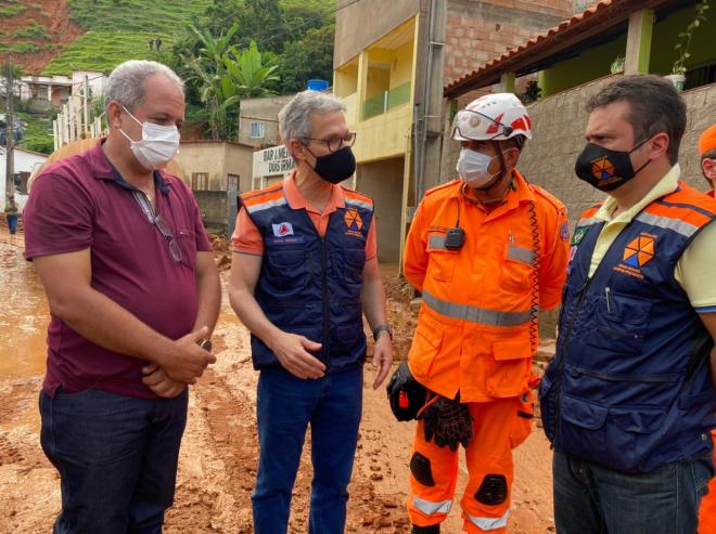 Romeu Zema esteve presente em Santa Maria de Itabira para acompanhar as operações de resgaste 