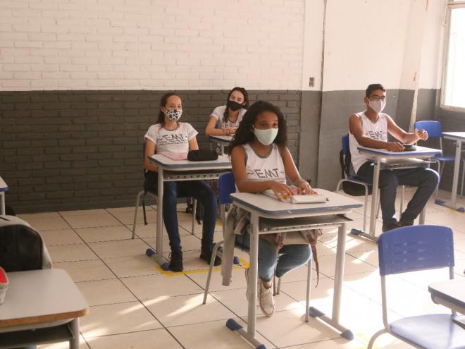 Governo municipal pondera que as aulas são realizadas com todos seguindo todos os protocolos sanitários