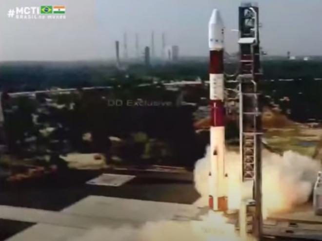 O satélite foi lançado no Centro de Lançamento Satish Dhawan Space Centre, em Sriharikota, na Índia. - Reprodução/Youtube MCTI
