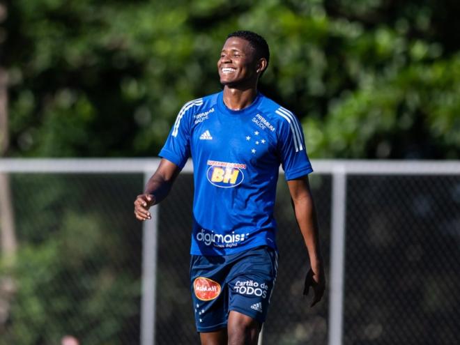O clube comprou 50% dos direitos do jogador que pertenciam ao Cruzeiro