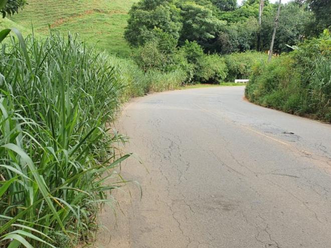Trecho é utilizado por pedestres e ciclistas, que relataram o problema 