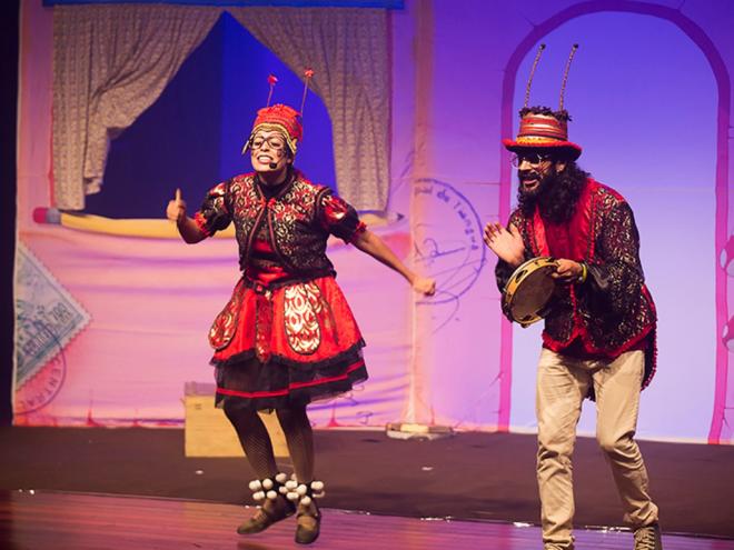 Dona Baratinha, espetáculo encenado pelo DaMa Espaço Cultural