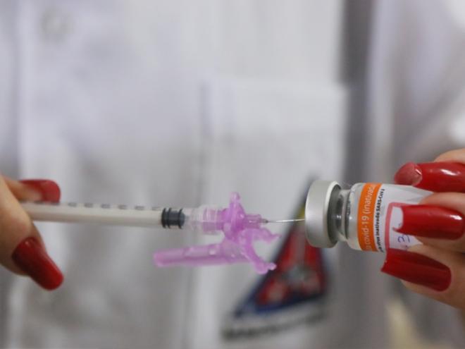 Meta da Secretaria Municipal de Saúde é aplicar 1.000 doses da vacina contra a Covid-19 nesta semana; as 17 equipes de ESF foram reforçadas para agilizar a cobertura vacinal