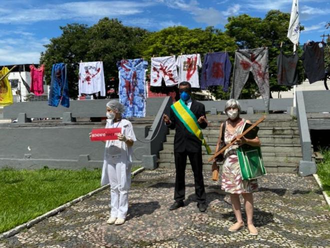 Ação realizada nesta segunda-feira (8) na praça dos Três Poderes, no Centro de Ipatinga