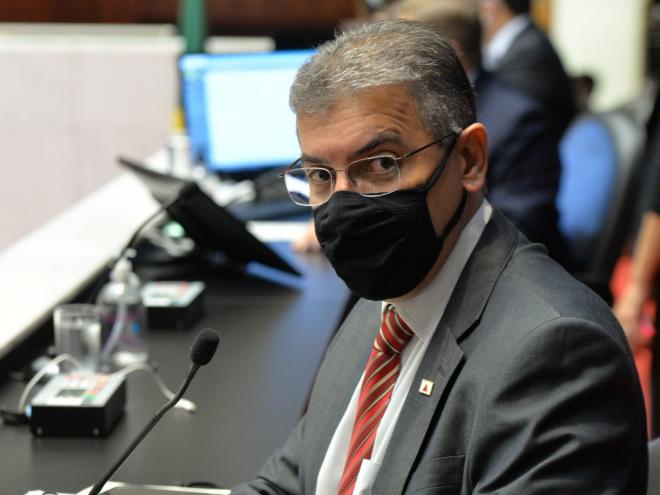 O Secretário de Saúde de Minas, Carlos Eduardo Amaral, esteve na Assembleia Legislativa nesta quarta-feira