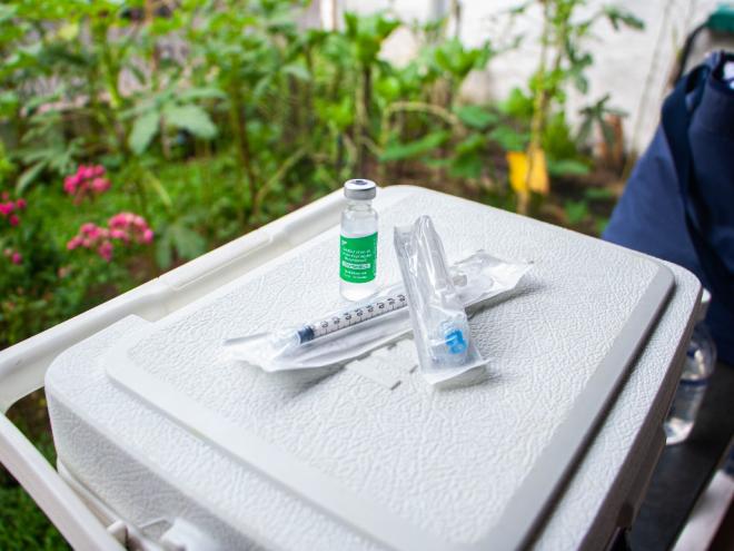 Vacinados com a primeira dose somam 8.604 pessoas no município;  Total de imunizados com a segunda dose é de 4.052