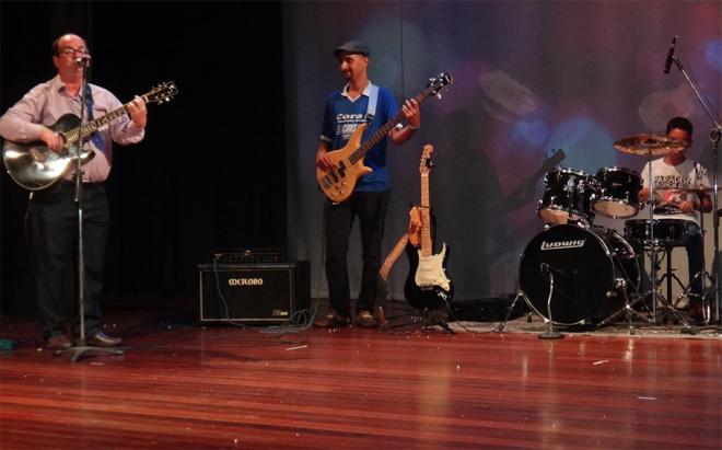 Os artistas Peruzo e Aender marcam presença em evento da CMSC