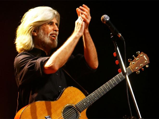 Oswaldo Montenegro irá mostrar na live os grandes sucessos de sua carreira