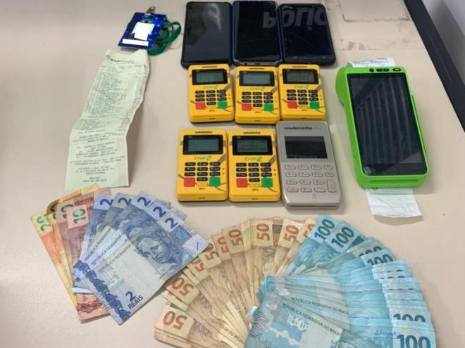 O investigado foi abordado pelos policiais nas imediações de um hotel no qual estava hospedado, no centro de Belo Horizonte, quando ele estava em direção à casa de mais uma vítima