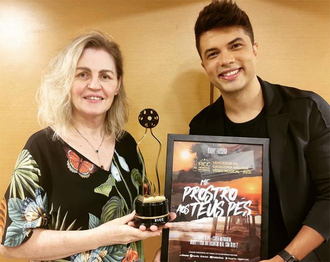 Raony Farsura e a cineasta Veronica Brendler, diretora do FICC
