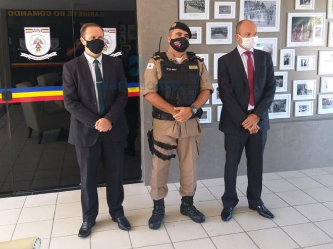 Delegado Gilmaro Alves, tenente-coronel Warle Geraldo e o promotor Bruno Schiavo divulgaram os resultados da Operação Alquimia