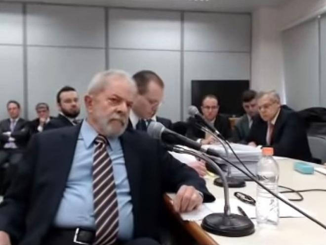 Lula, no julgamento na Vara Federal em Curitiba
