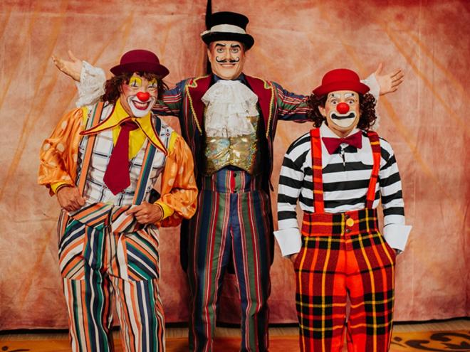 Em cena, os palhaços José Rodrigues, Fabrizio Teixeira e Luís Yuner