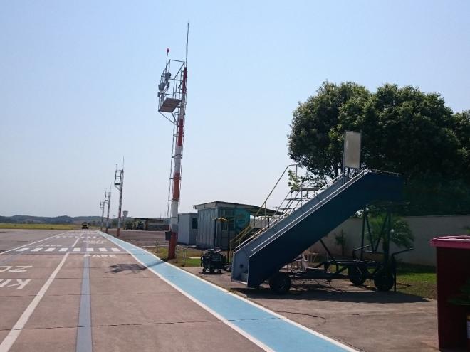 Desde maio do ano passado o aeroporto regional está fechado oficialmente à espera de uma obra definitiva em sua pista 